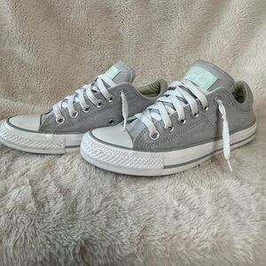 Converse All Stars Chuck Taylor Low Top Sneakers Womens Sz 7
